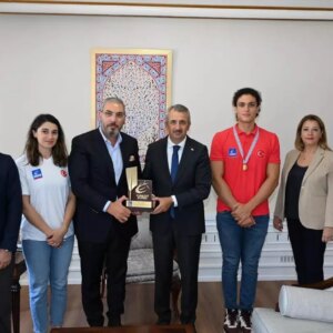 kurek federasyonundan vali sezere ziyaret CaC1neH7