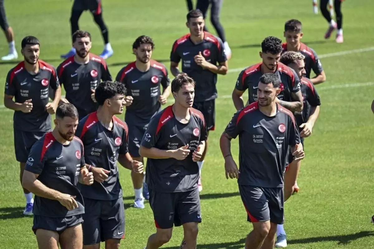 galatasaray taraftarini kizdiran can uzun benim golum maci acti CCyURW5y