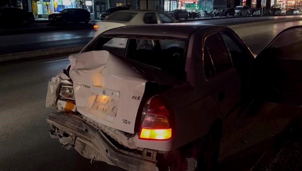 nigde bor otoyolunda trafik kazasi BgKUFfVs