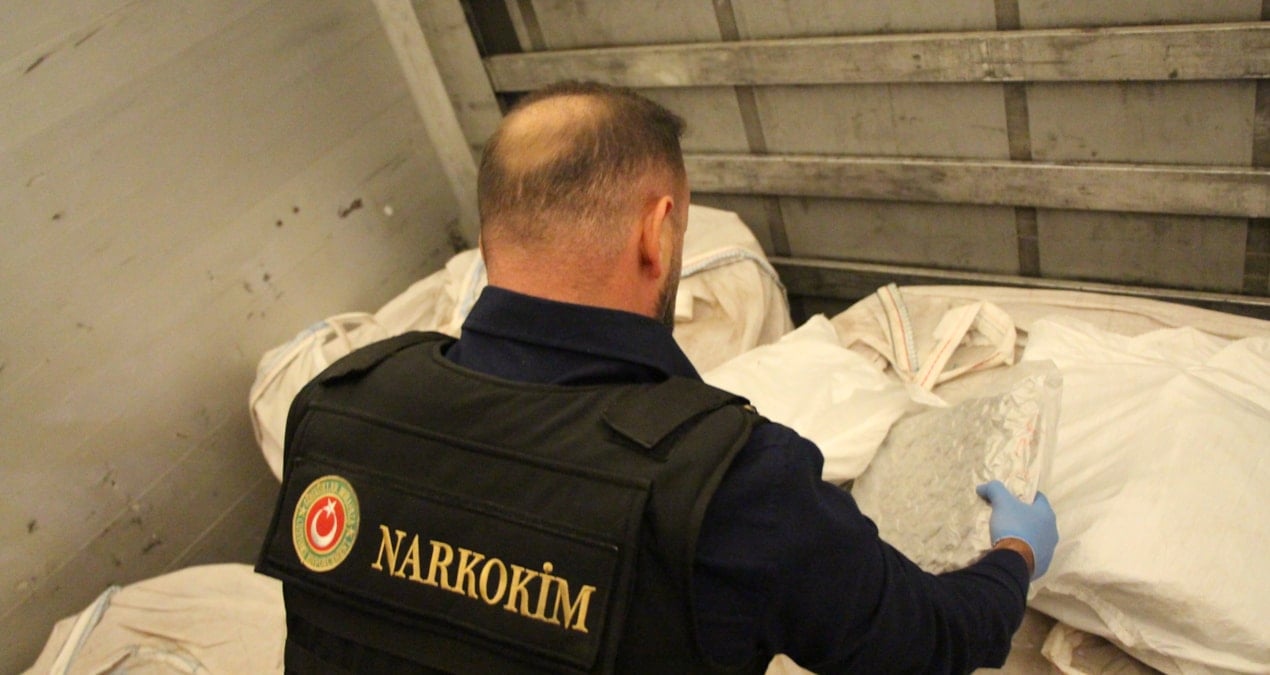 3 sehirde 43 milyar liralik uyusturucu yakalandi KcAGl4O6