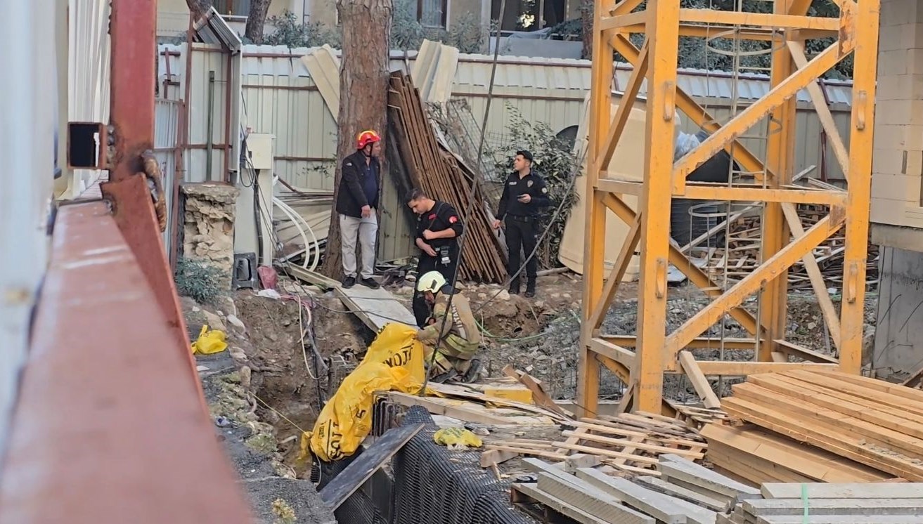 60 yasindaki isci insaatta yuksekten duserek can verdi gxhP3LrG