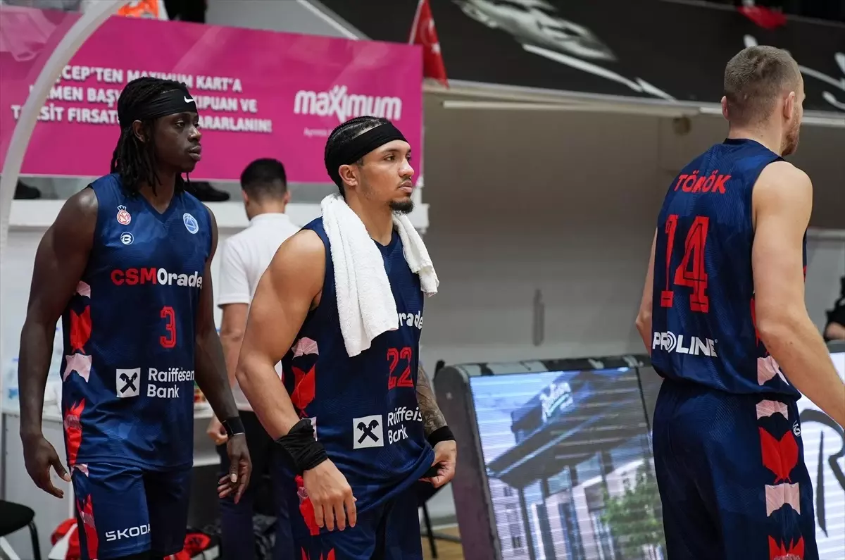 aliaga petkimspor csm oradeayi yenerek galip geldi NjcGDuWq.jpg