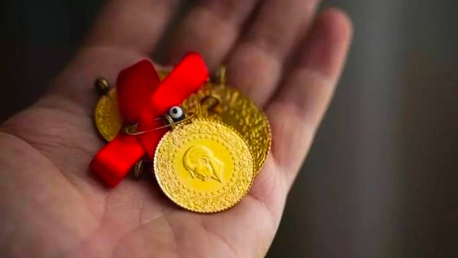 altin durmuyor kapalicarsida ceyrek altin 10 bin tlyi gecti 6ZWtOzl5.jpg