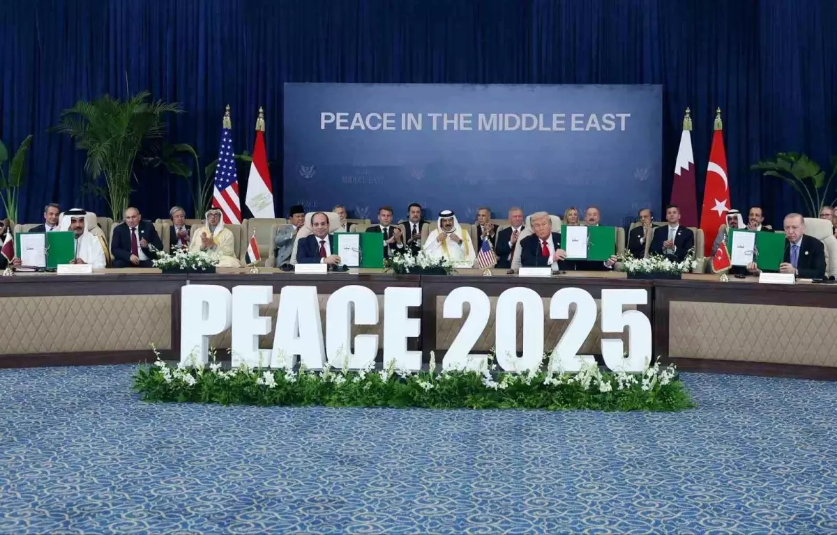 erdogan gazzede kalici ateskes icin zirveye katildi 2rm4AXD4.jpg