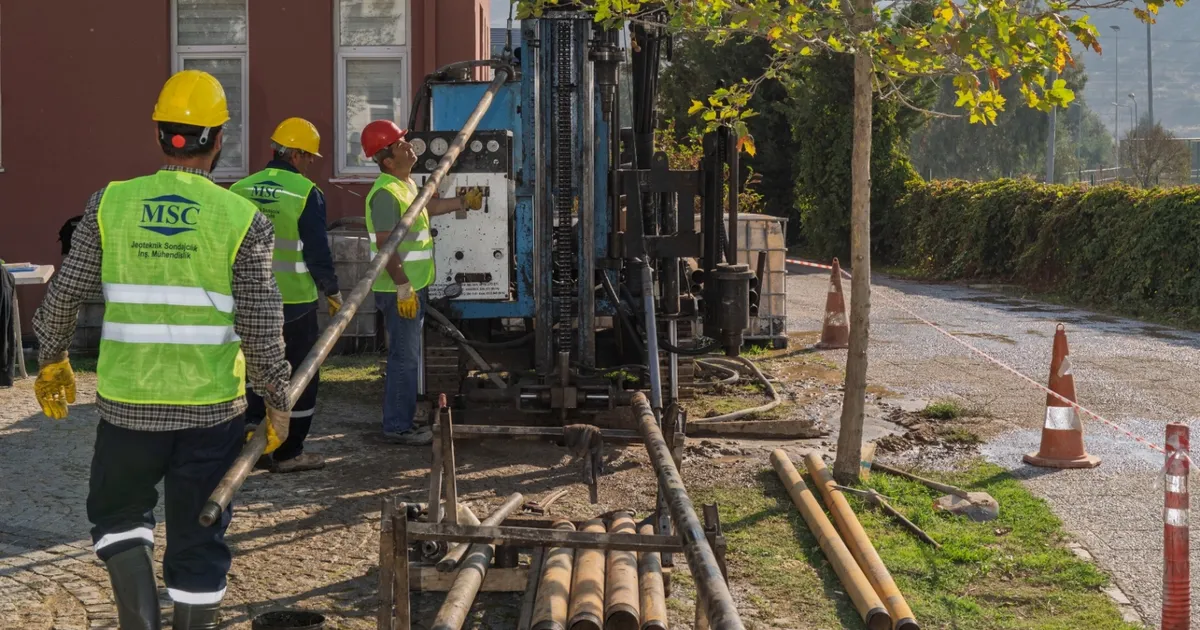 izmirde 2 bin hektarlik alanda zemin arastirmasi yapilacak AfLGVJay.webp