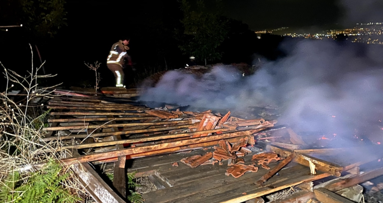 tarladaki baraka kule dondu cOCxrwje