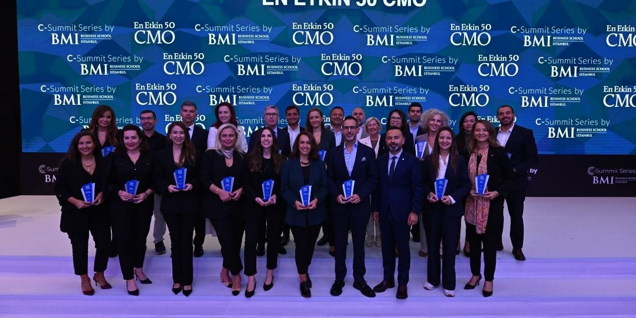 turkiyenin en etkin 50 pazarlama lideri odullerini aldi FKixUM79