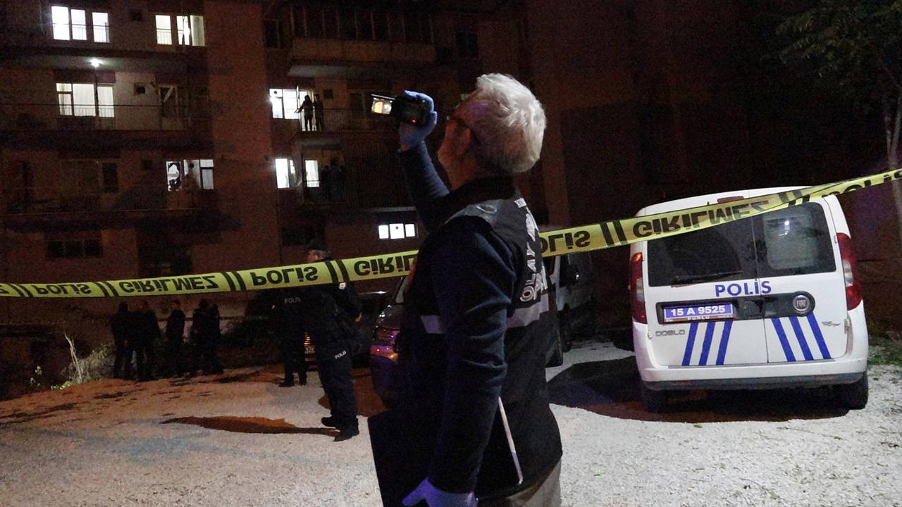 anten tamir etmek isterken catidan dusup oldu sbyCHggJ.jpg