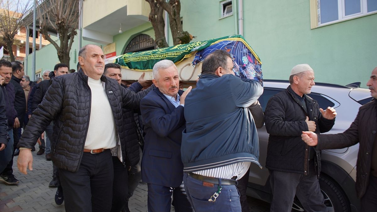 Fadıl Akgündüz, Annesinin Cenaze Törenine Jandarma Eşliğinde Katıldı