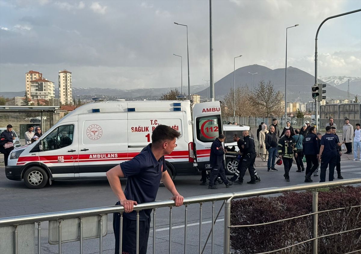 Tramvay Kazasında Kadın Yaralandı