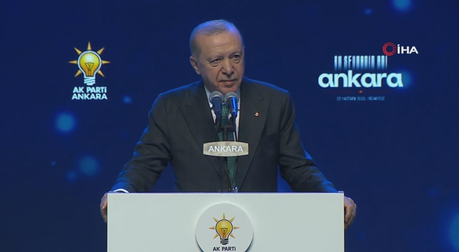 Son dakika… CHP’den istifa eden Haymana Belediye Başkanı Levent Koç AK Parti’ye geçti! Rozetini Cumhurbaşkanı Erdoğan taktı