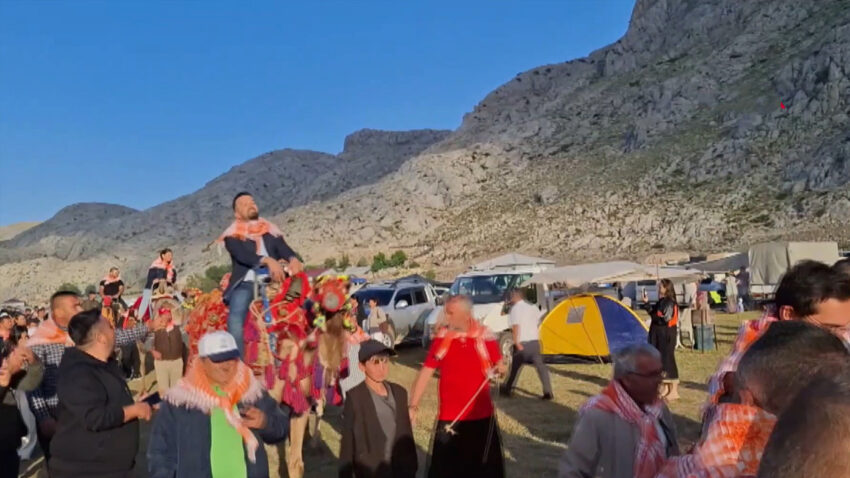 Develer gecti turkuler soylendi gazipasada yayla senligi basladi xqcxzxfi